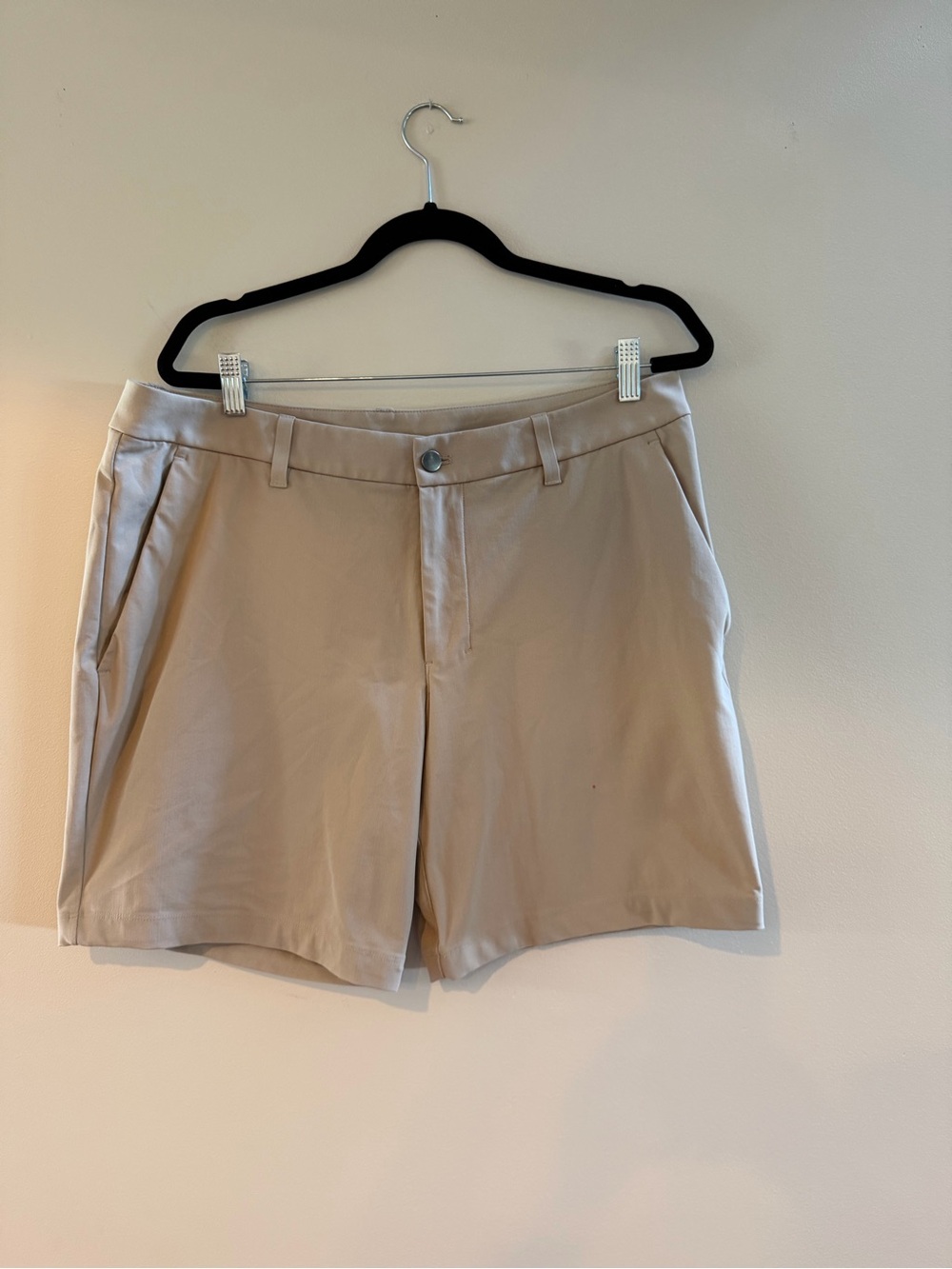 LULULEMON Men’s Commission Shorts Classic Khaki Size 36-small flaw